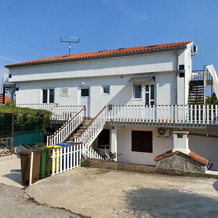 Apartment Ivana Крк Екстер'єр фото