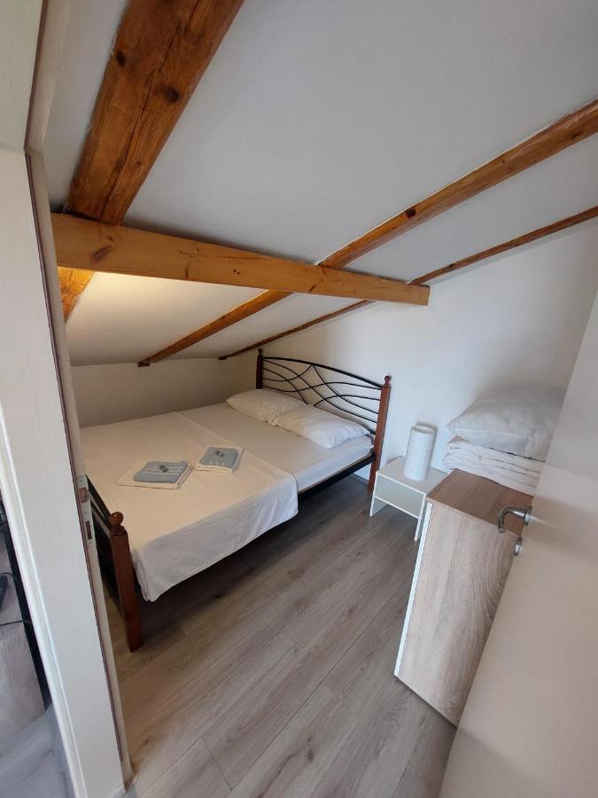 Apartment Ivana Крк Екстер'єр фото