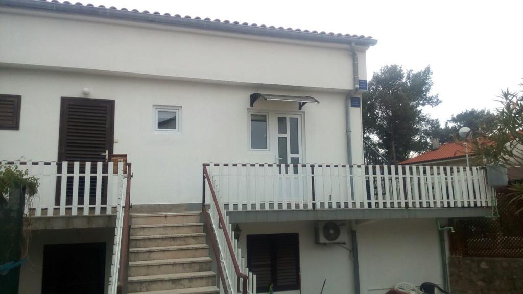 Apartment Ivana Крк Екстер'єр фото